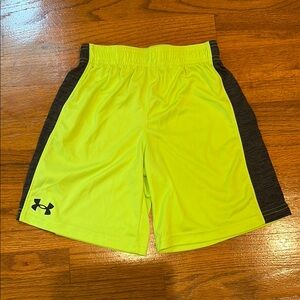 Under Armour Green and Black Athletic Shorts Lightweight Moisture-Wicking